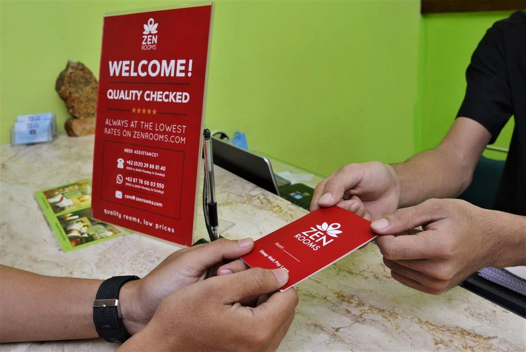 Zen Rooms Rujia Pecenongan ジャカルタ エクステリア 写真