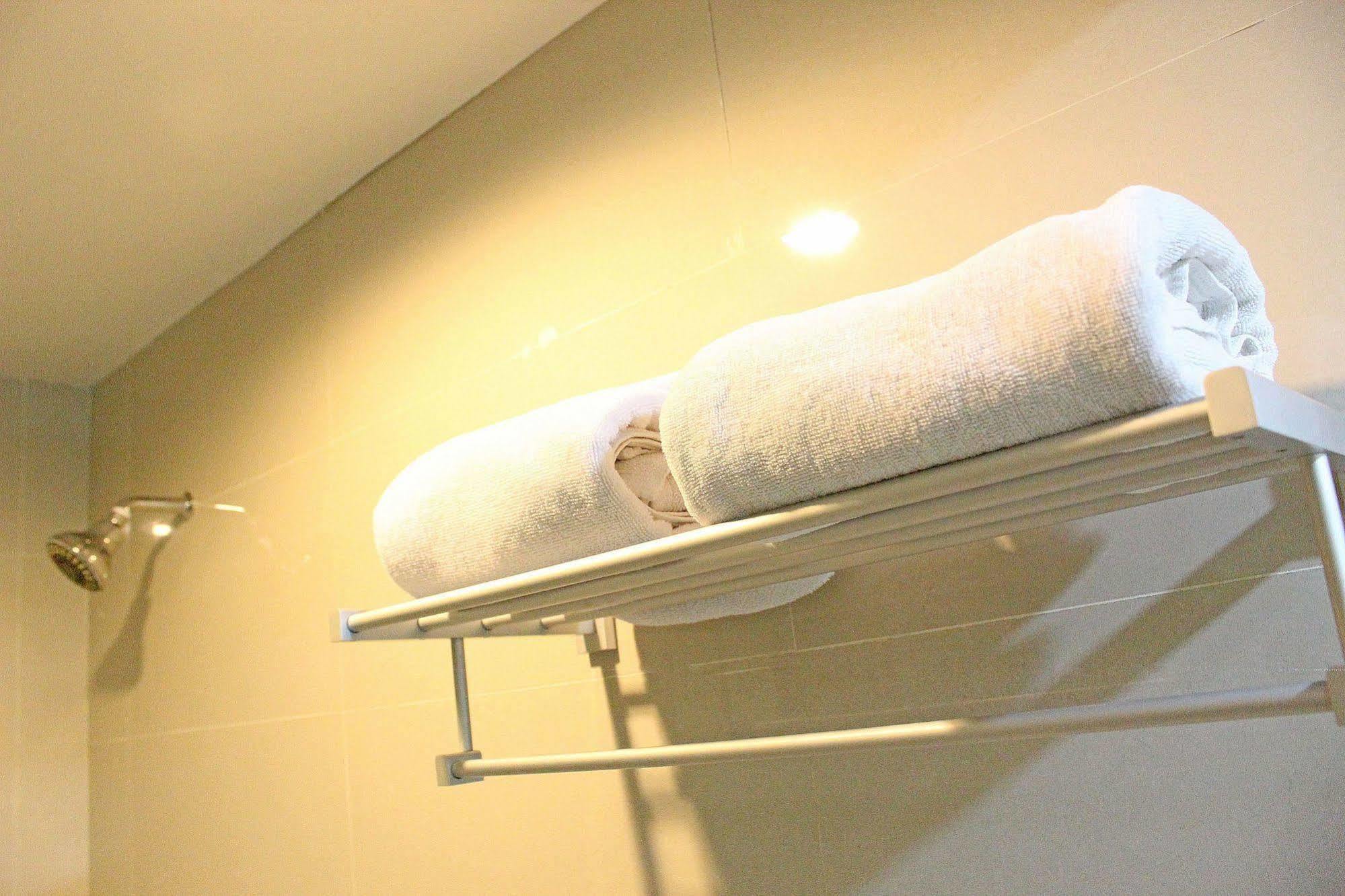 Zen Rooms Rujia Pecenongan ジャカルタ エクステリア 写真