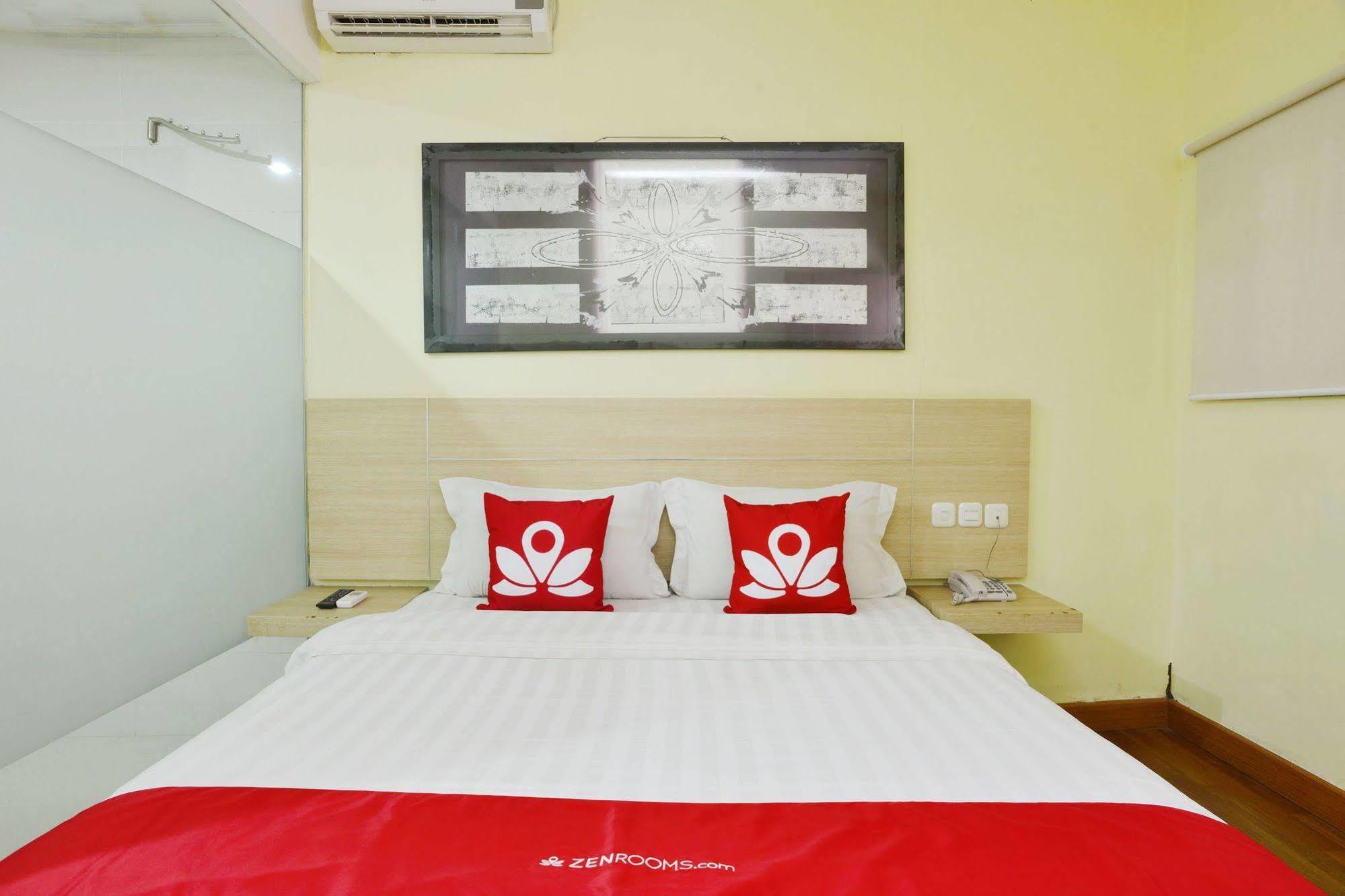 Zen Rooms Rujia Pecenongan ジャカルタ エクステリア 写真