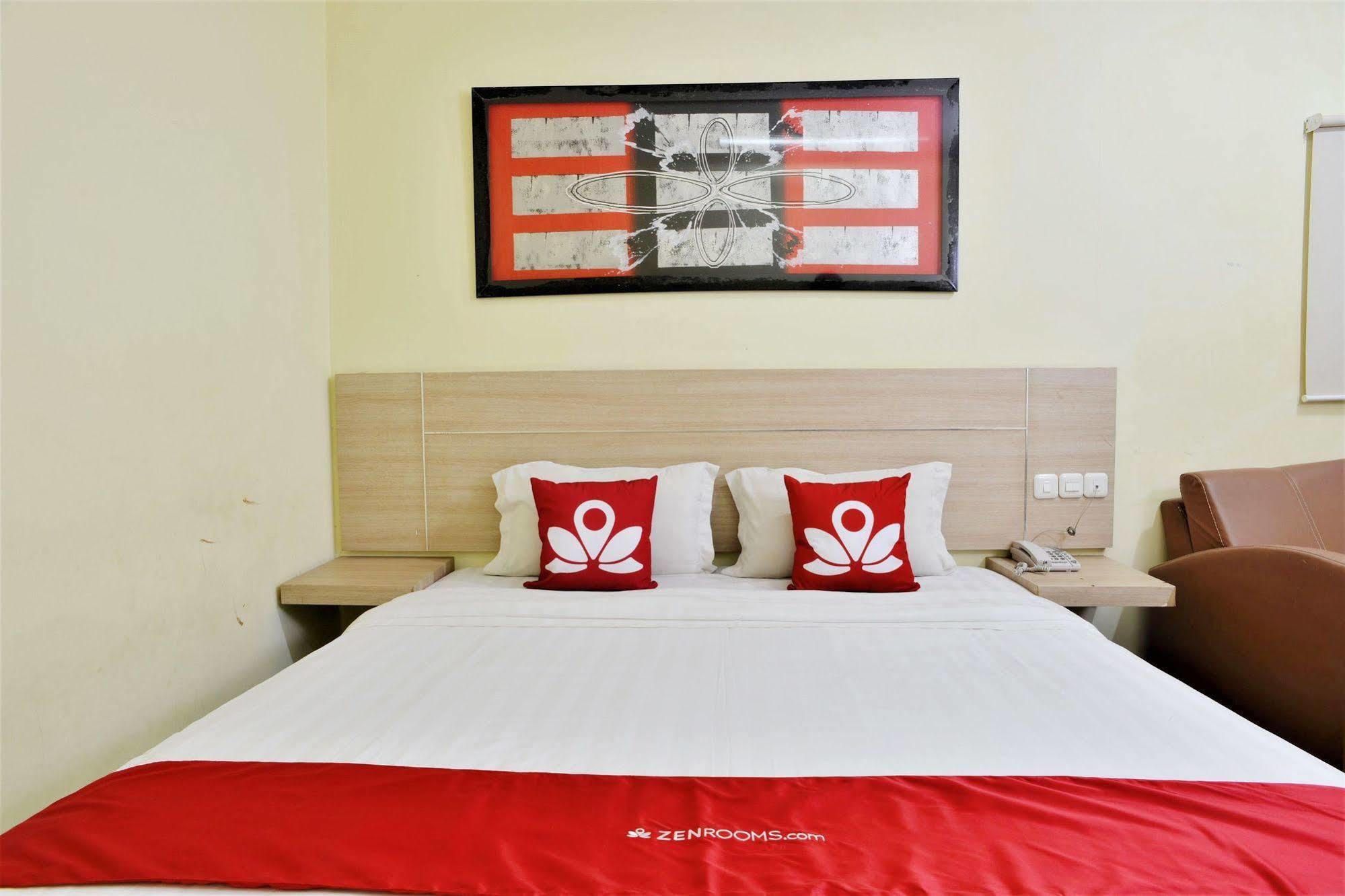 Zen Rooms Rujia Pecenongan ジャカルタ エクステリア 写真