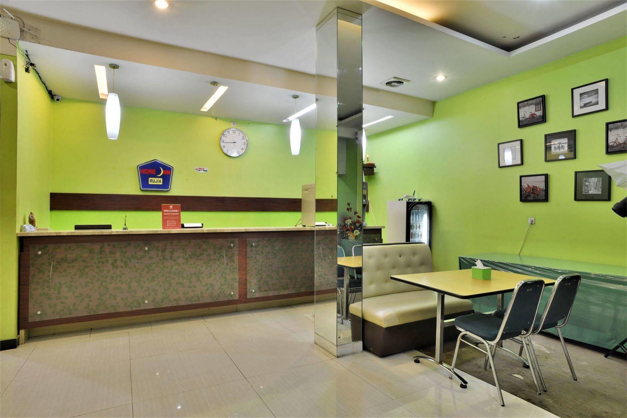 Zen Rooms Rujia Pecenongan ジャカルタ エクステリア 写真