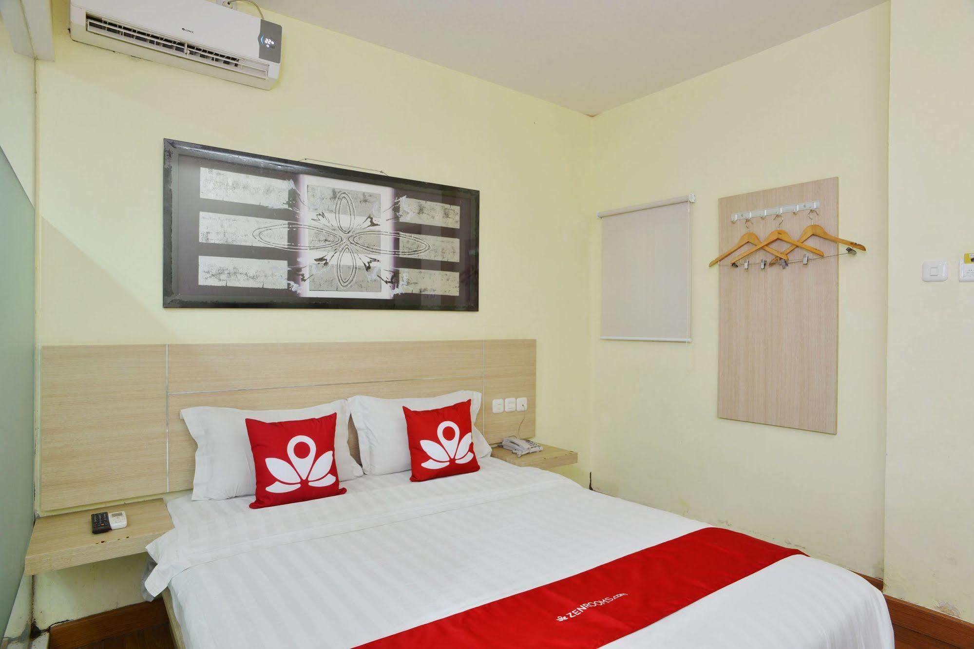Zen Rooms Rujia Pecenongan ジャカルタ エクステリア 写真