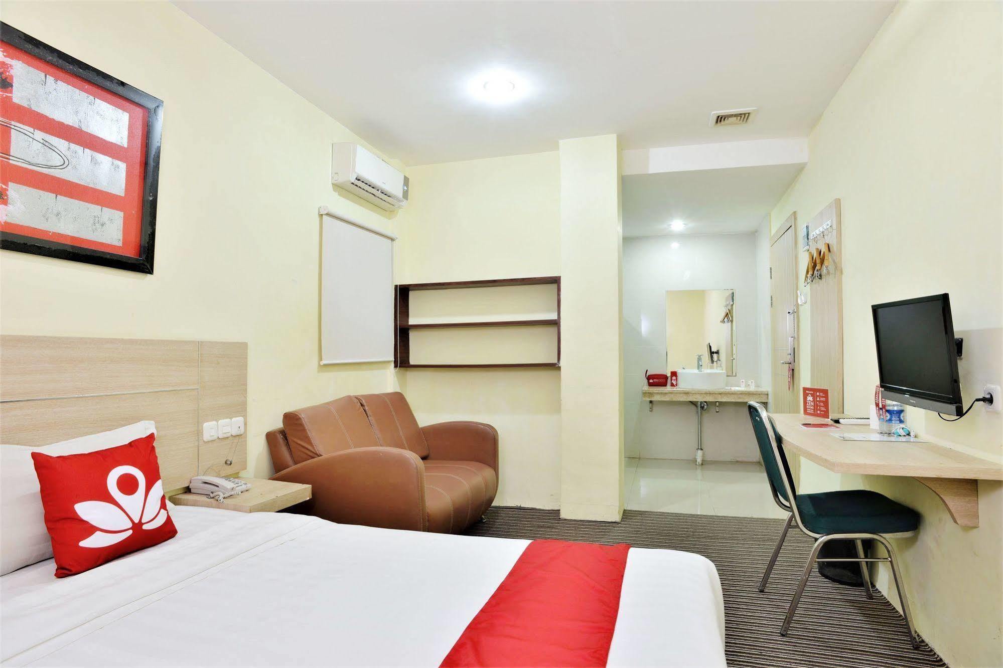 Zen Rooms Rujia Pecenongan ジャカルタ エクステリア 写真